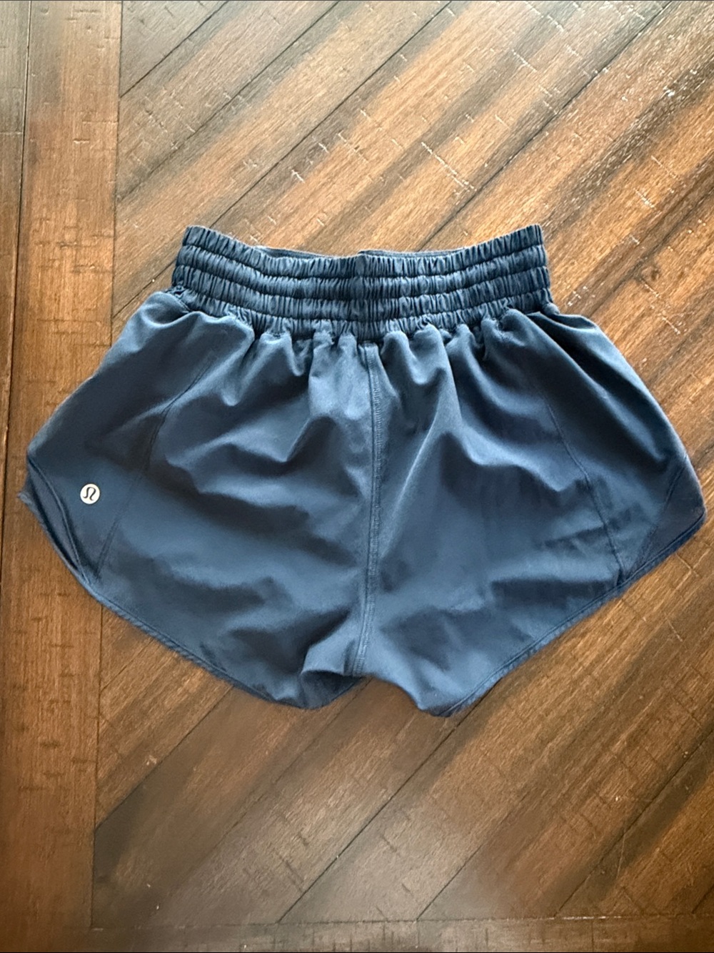 Lululemon Hotty Hot High-Rise Lined 2.5” Navy Size 2 shorts - Picture 6 of 8